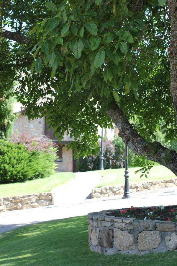 Hotel Ribera Del Corneja Navacepedilla de Corneja Exterior foto